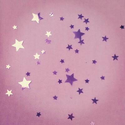 《星星的故乡》：书写戈壁滩上的紫色奇迹